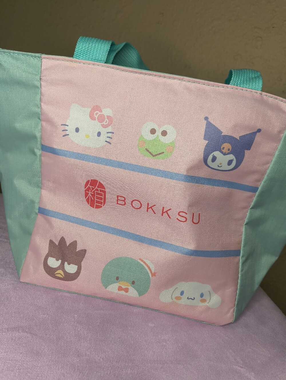 Bokksu Sanrio Hello Kitty and Friends insulated lunch tote - Picture 3 of 5